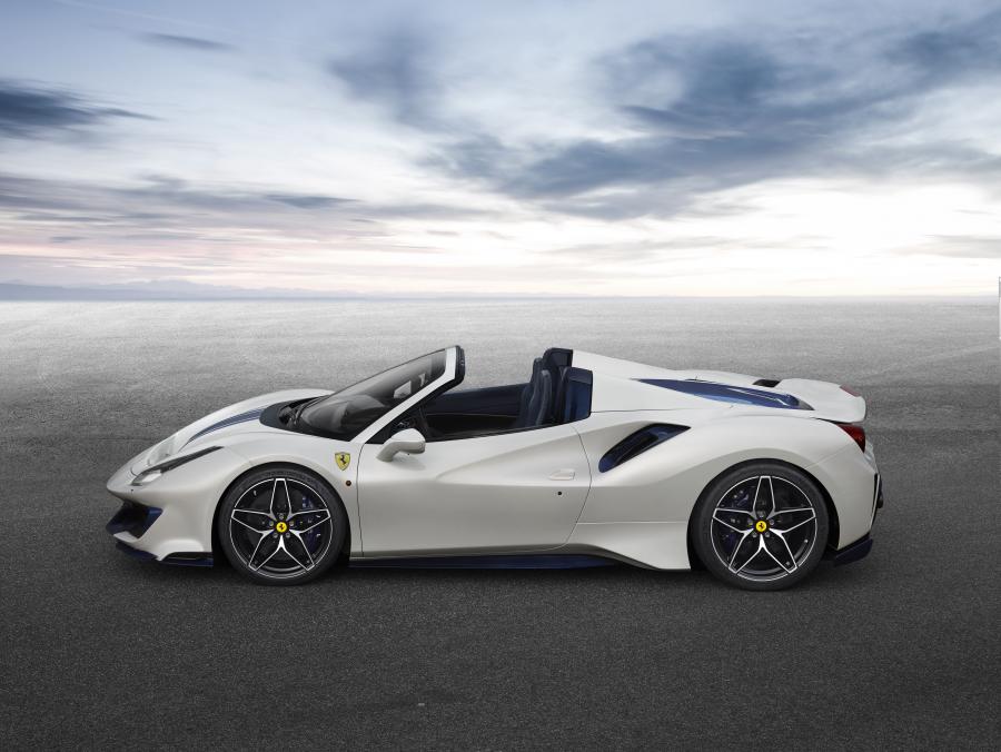  Ferrari 488 Pista Spider 2018 года  (фото 5 из 11)